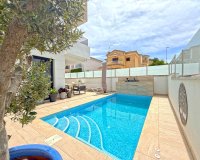Resale - Villa - Orihuela Costa - Villamartín