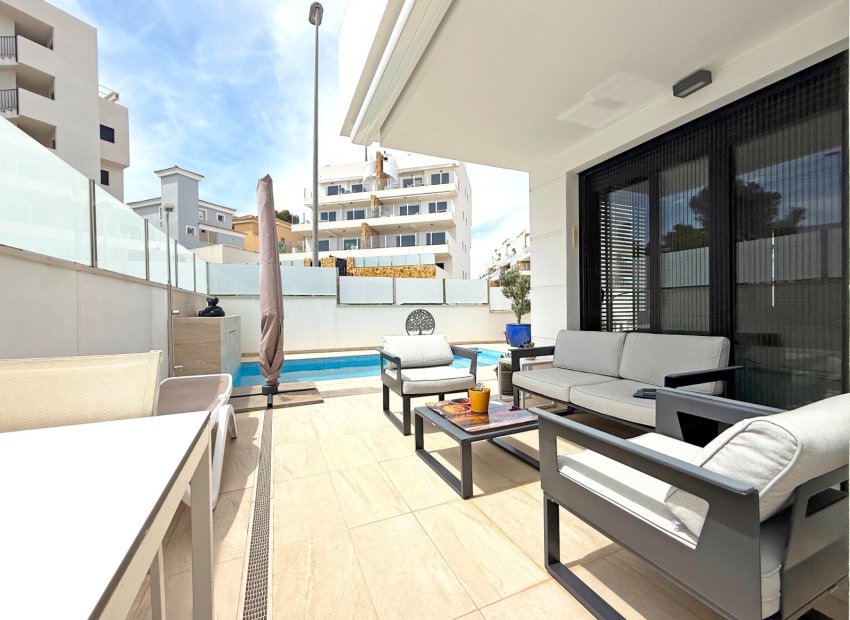 Resale - Villa - Orihuela Costa - Villamartín