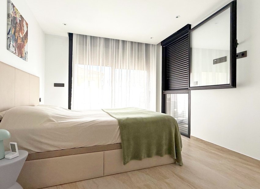 Resale - Villa - Orihuela Costa - Villamartín