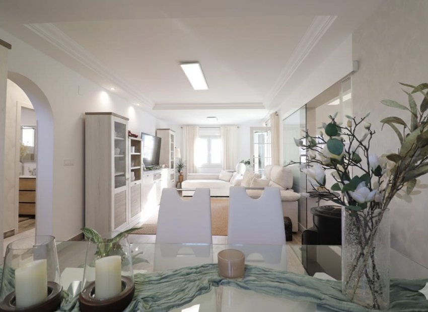 Resale - Villa - Orihuela Costa - Villamartín