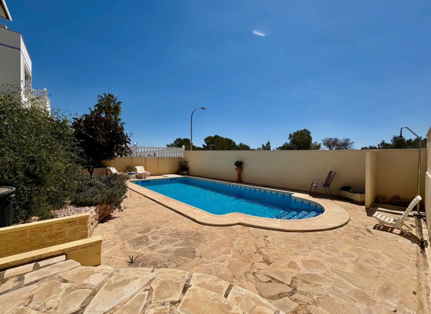 Resale - Villa - Orihuela Costa - Villamartín