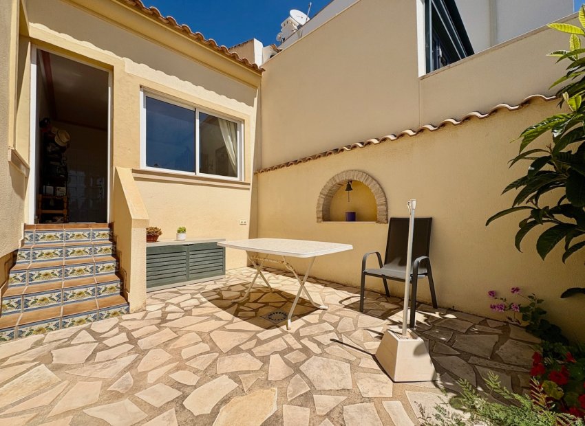 Resale - Villa - Orihuela Costa - Villamartín