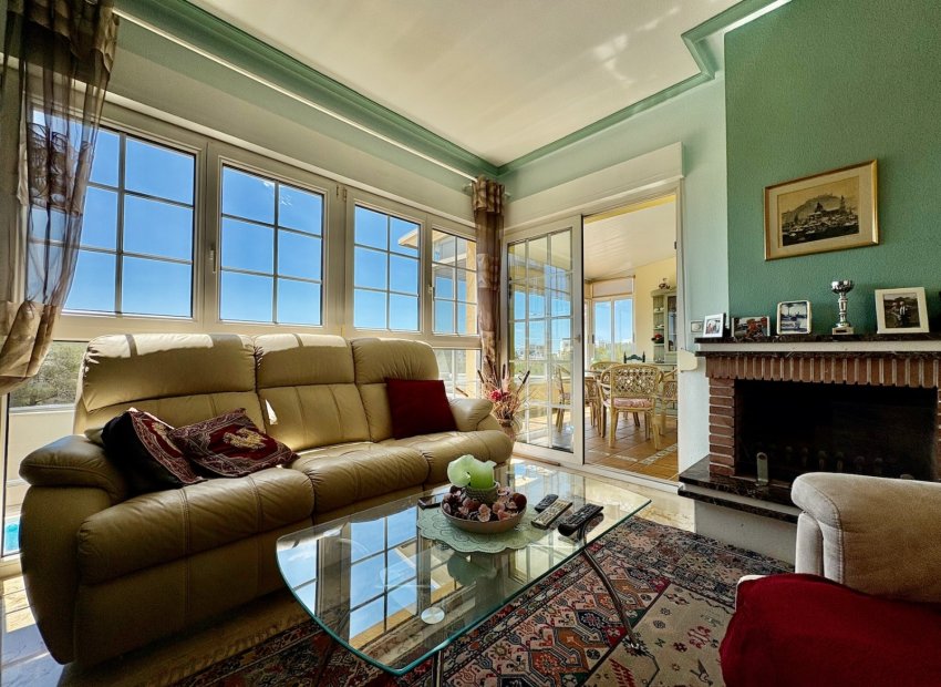 Resale - Villa - Orihuela Costa - Villamartín