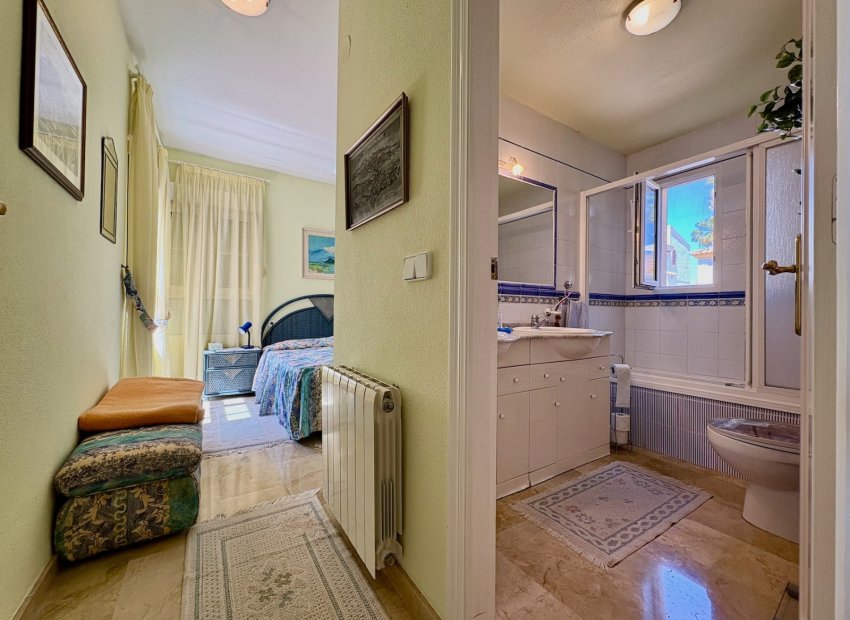 Resale - Villa - Orihuela Costa - Villamartín