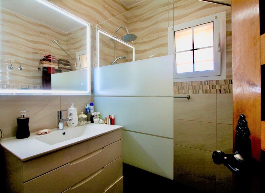 Resale - Villa - Orihuela Costa - Villamartín