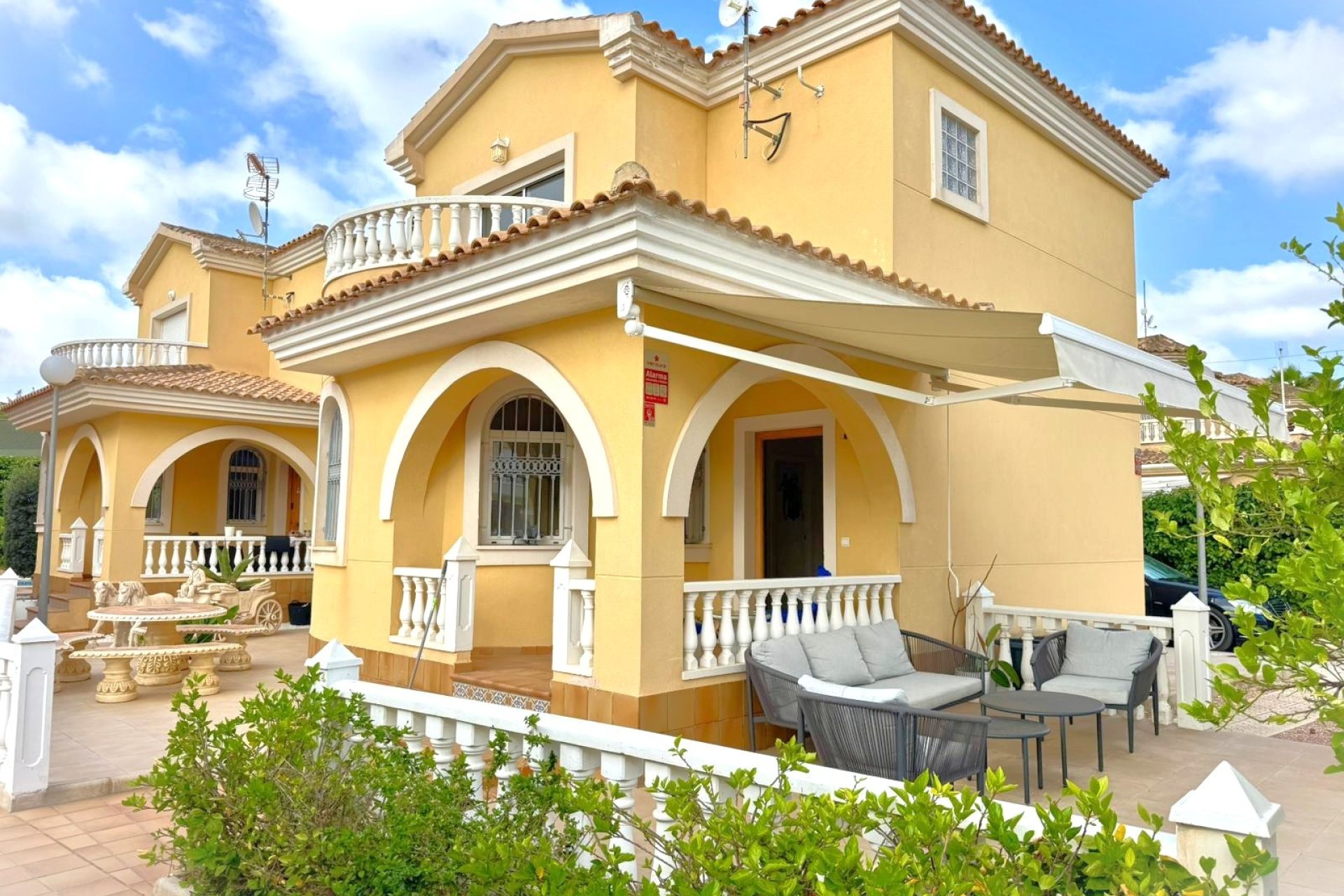 Resale - Villa - Orihuela Costa - Villamartín