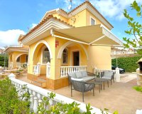 Resale - Villa - Orihuela Costa - Villamartín