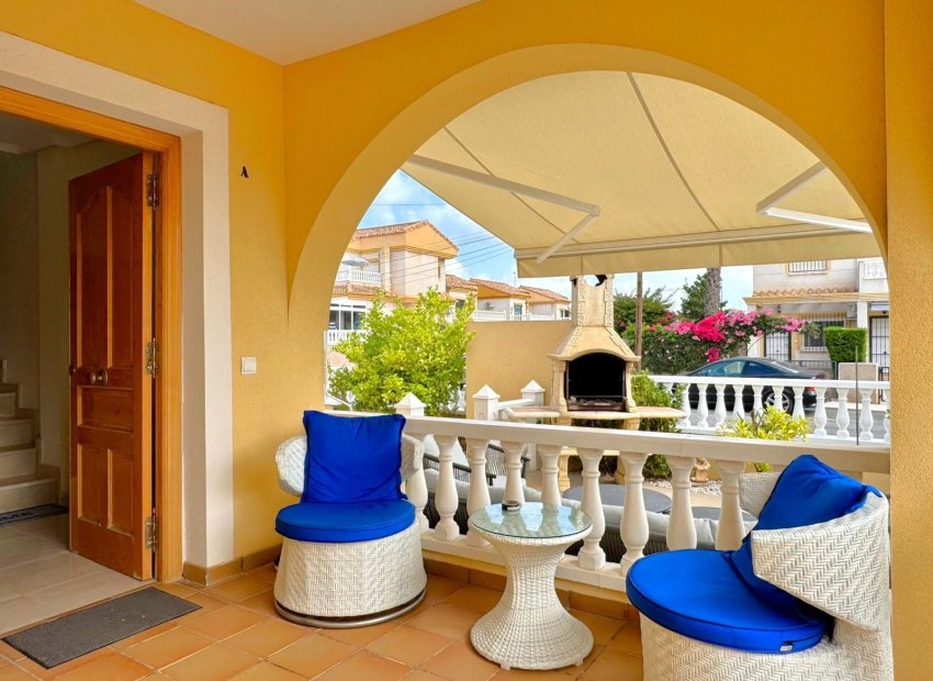Resale - Villa - Orihuela Costa - Villamartín