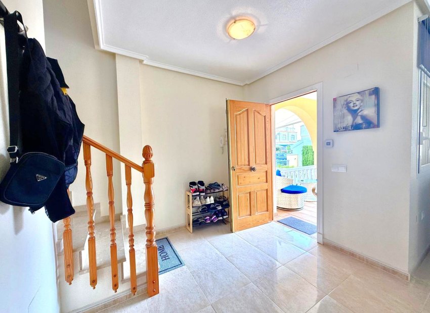 Resale - Villa - Orihuela Costa - Villamartín