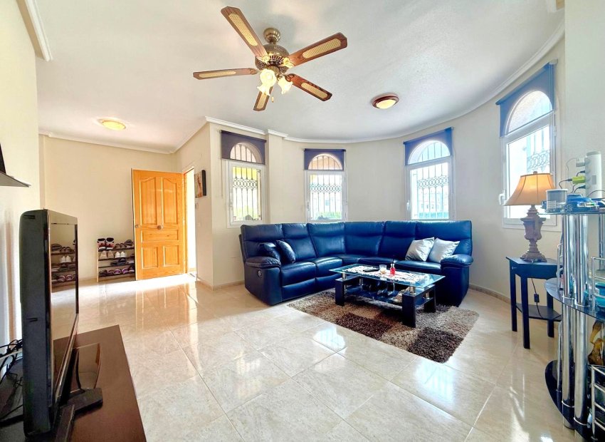 Resale - Villa - Orihuela Costa - Villamartín