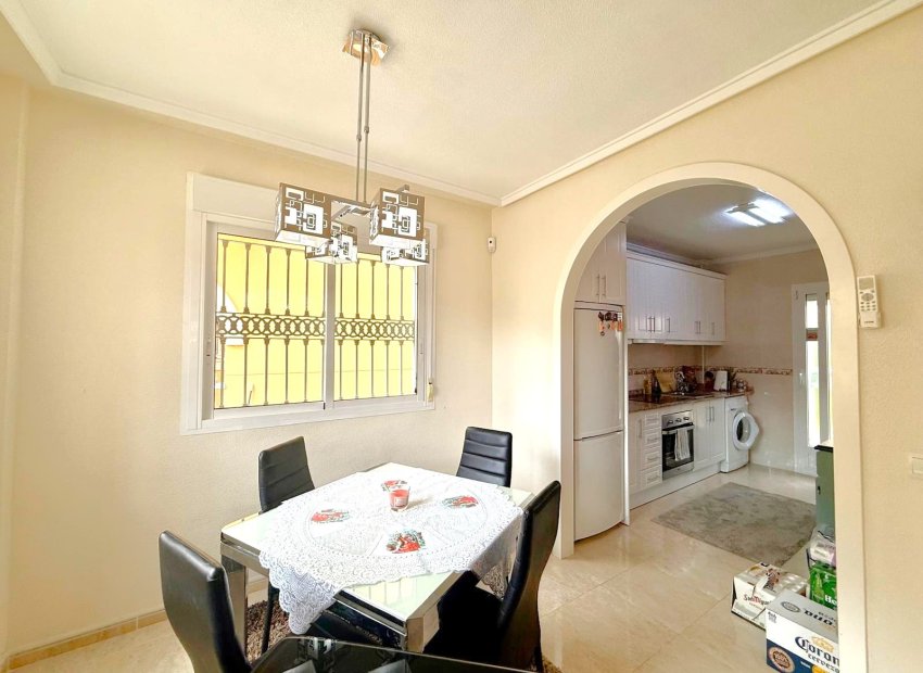 Resale - Villa - Orihuela Costa - Villamartín