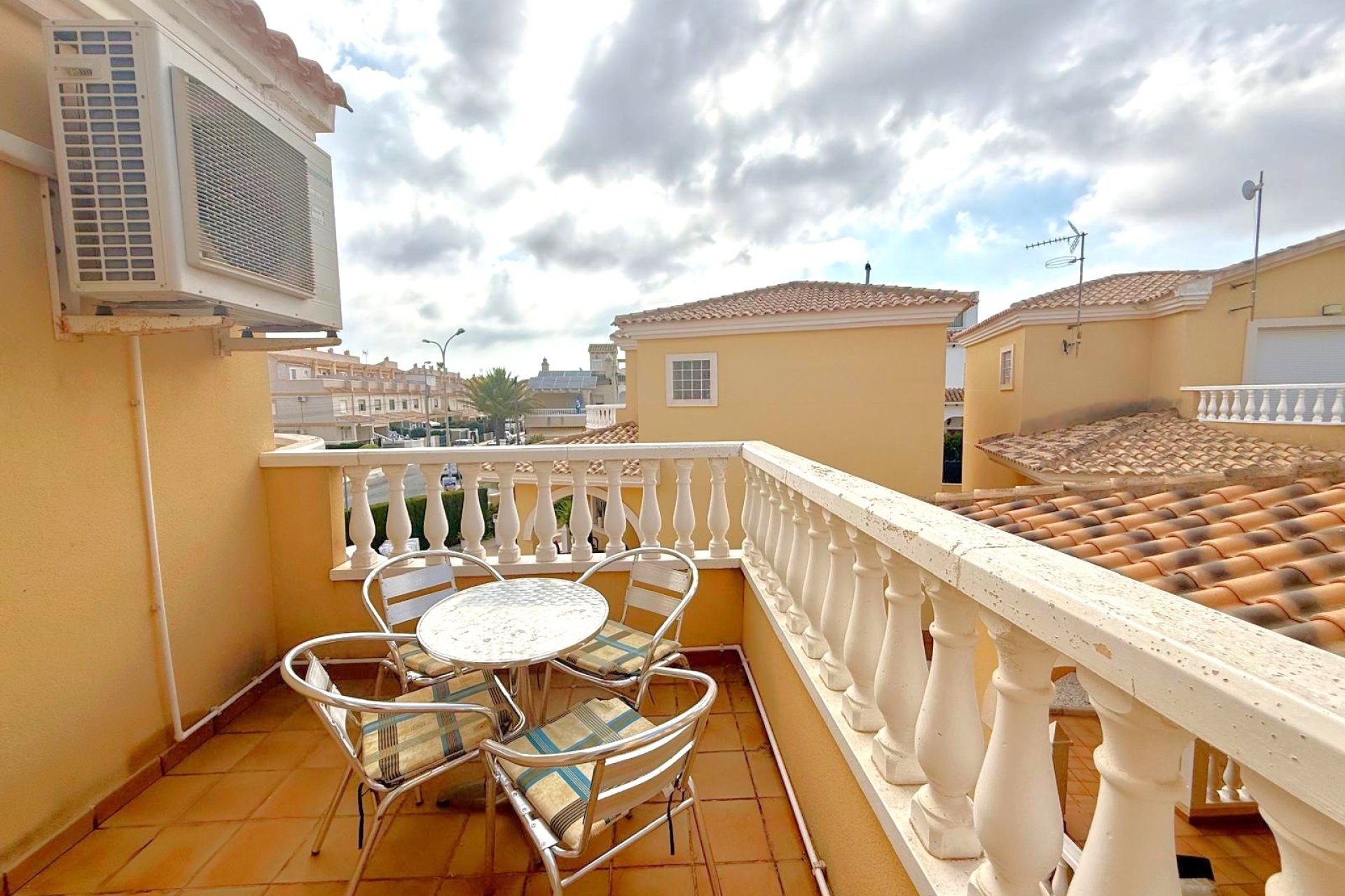 Resale - Villa - Orihuela Costa - Villamartín