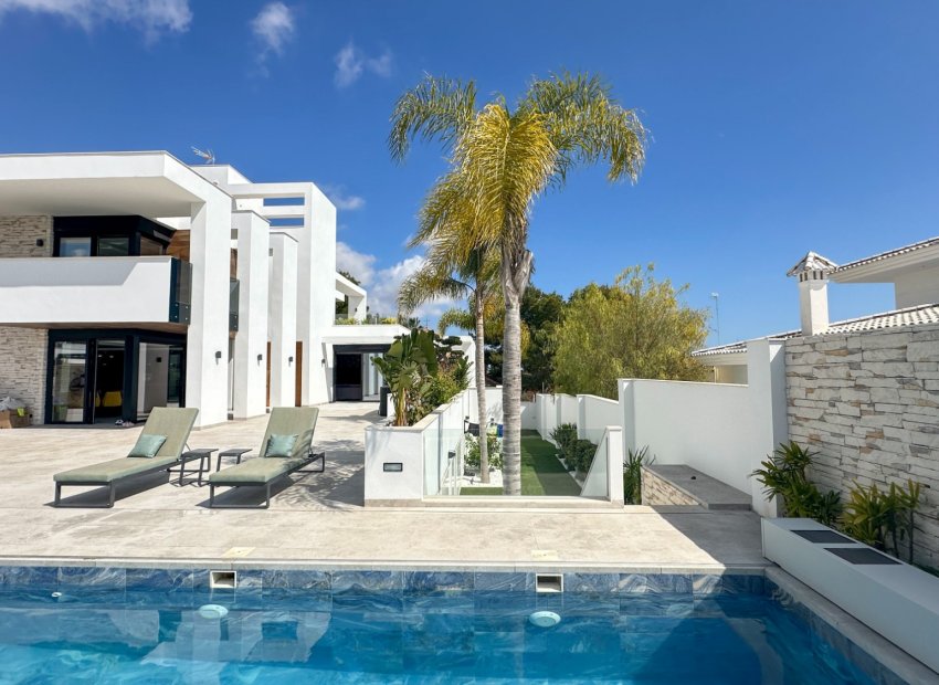Resale - Villa - Orihuela Costa - Villamartín