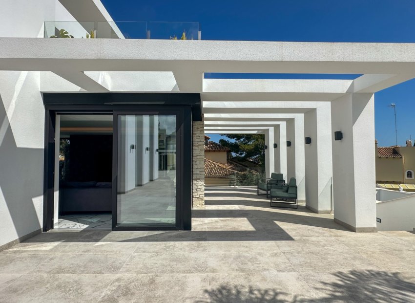 Resale - Villa - Orihuela Costa - Villamartín