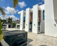 Resale - Villa - Orihuela Costa - Villamartín