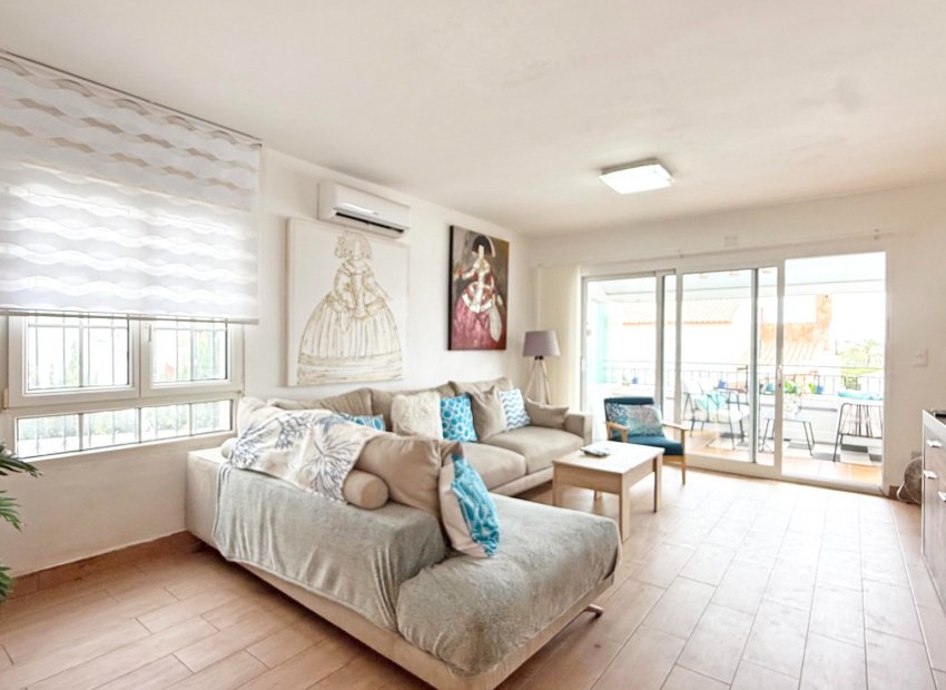 Resale - Villa - Orihuela Costa - Villamartín