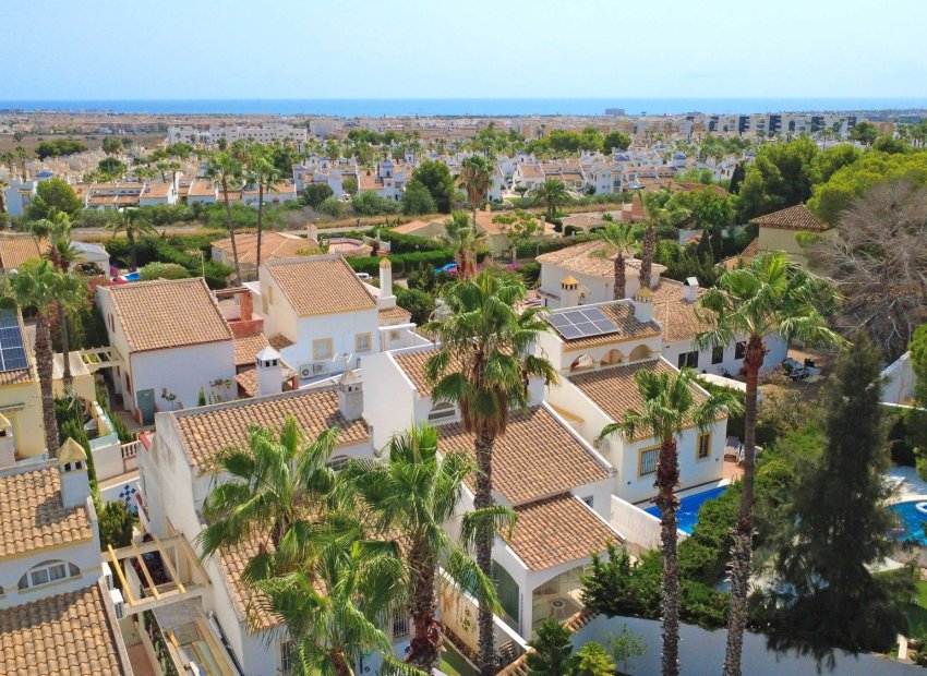 Resale - Villa - Orihuela Costa - Villamartín