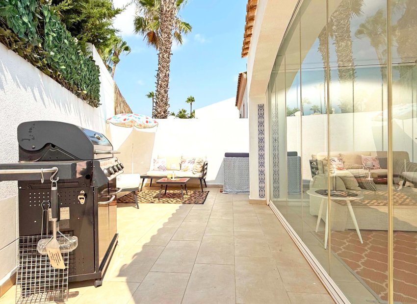 Resale - Villa - Orihuela Costa - Villamartín