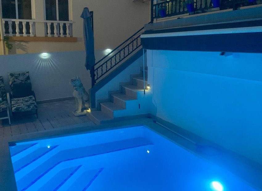 Resale - Villa - Orihuela Costa - Villamartín
