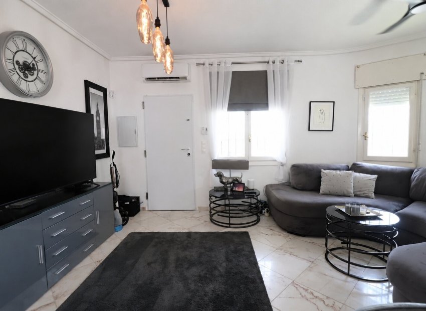 Resale - Villa - Orihuela Costa - Villamartín