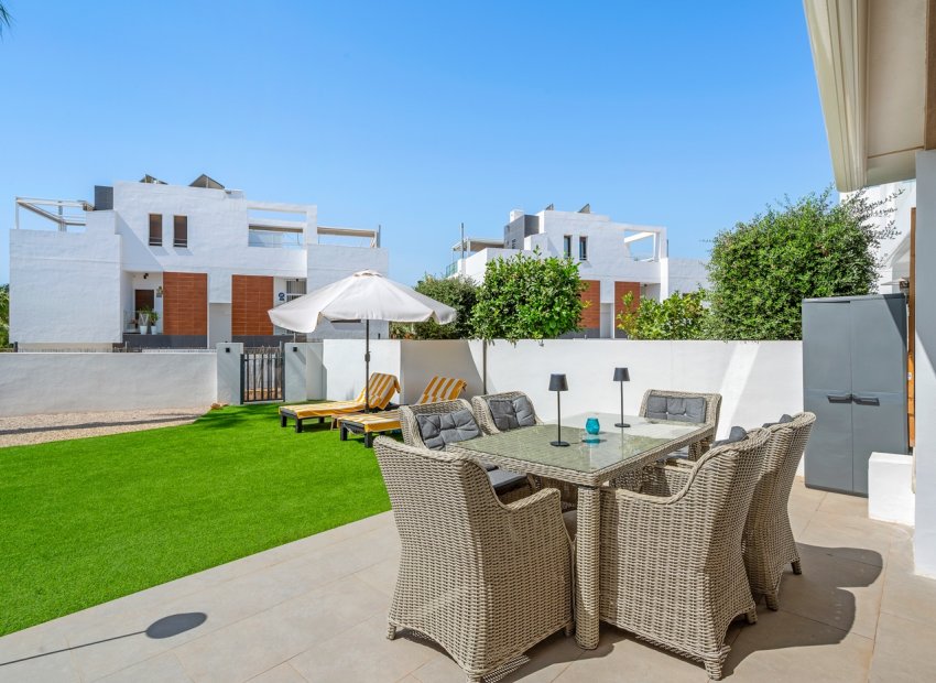 Resale - Villa - Orihuela Costa - Villamartín