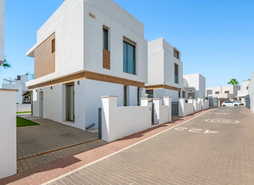 Resale - Villa - Orihuela Costa - Villamartín