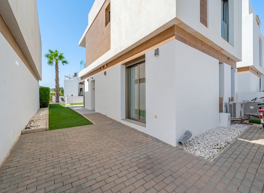 Resale - Villa - Orihuela Costa - Villamartín