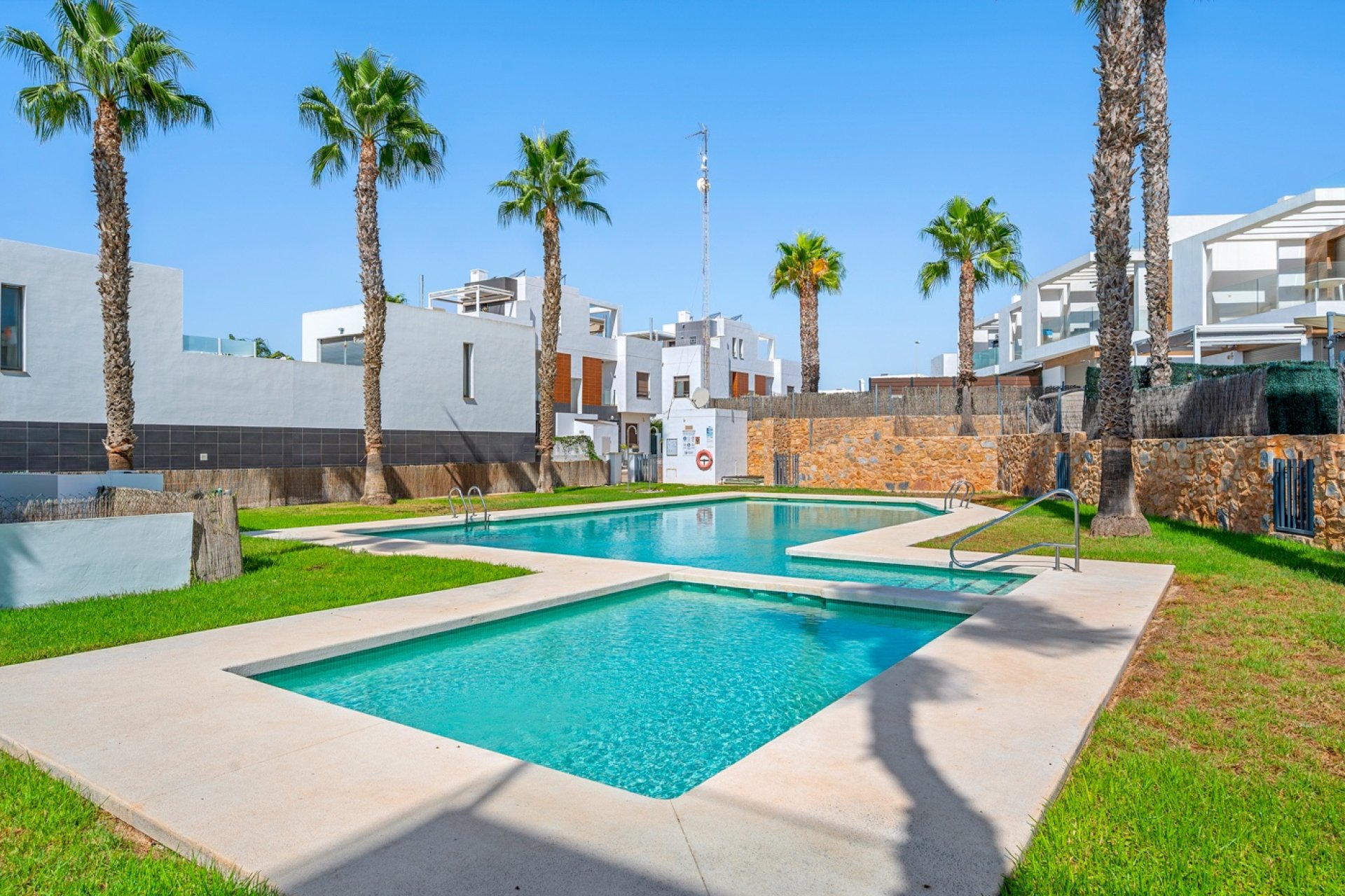 Resale - Villa - Orihuela Costa - Villamartín