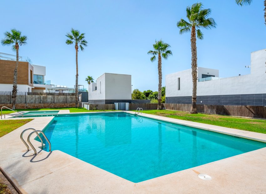 Resale - Villa - Orihuela Costa - Villamartín
