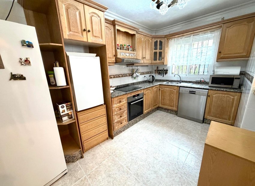 Resale - Villa - Orihuela Costa - Villamartín