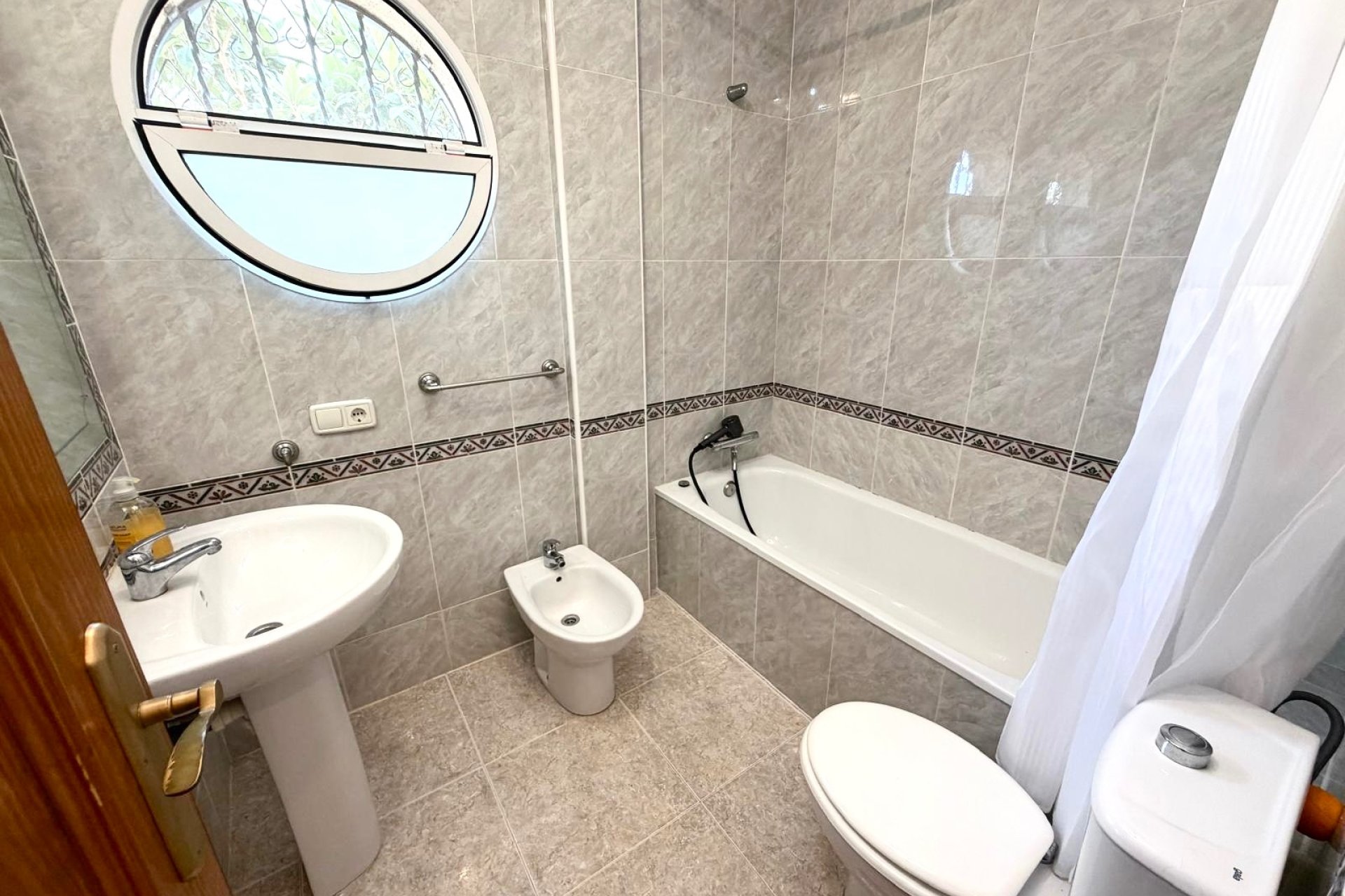 Resale - Villa - Orihuela Costa - Villamartín
