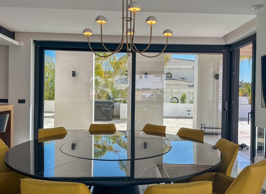 Resale - Villa - Orihuela Costa - Villamartín