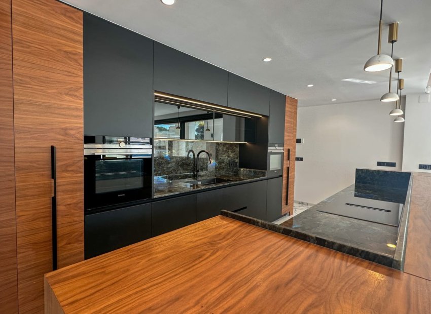 Resale - Villa - Orihuela Costa - Villamartín