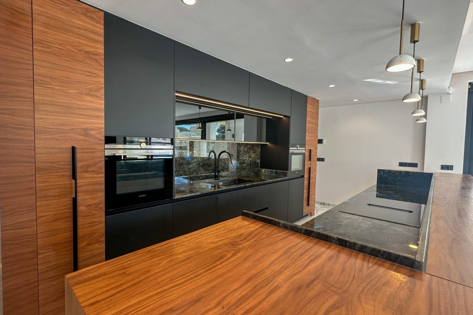 Resale - Villa - Orihuela Costa - Villamartín