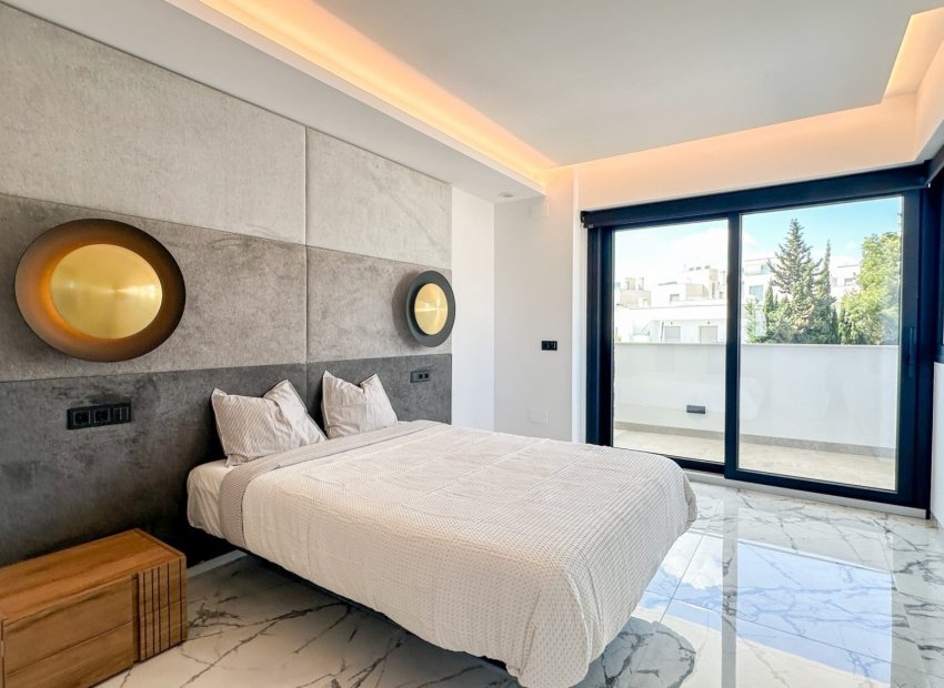 Resale - Villa - Orihuela Costa - Villamartín