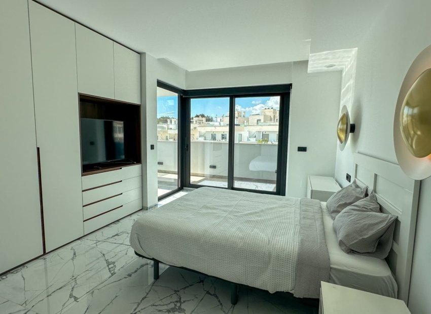 Resale - Villa - Orihuela Costa - Villamartín