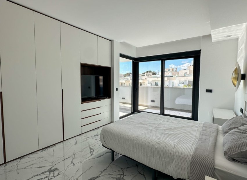 Resale - Villa - Orihuela Costa - Villamartín