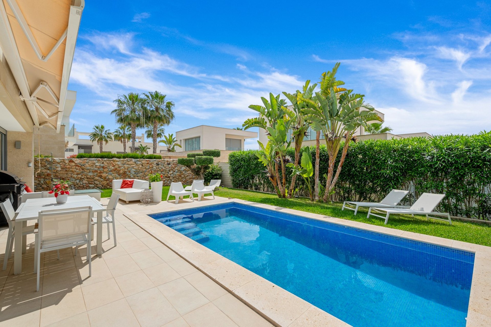 Resale - Villa - Orihuela Costa - Vistabella