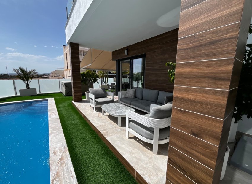 Resale - Villa - Orihuela - Entre Naranjos Vistabella Golf