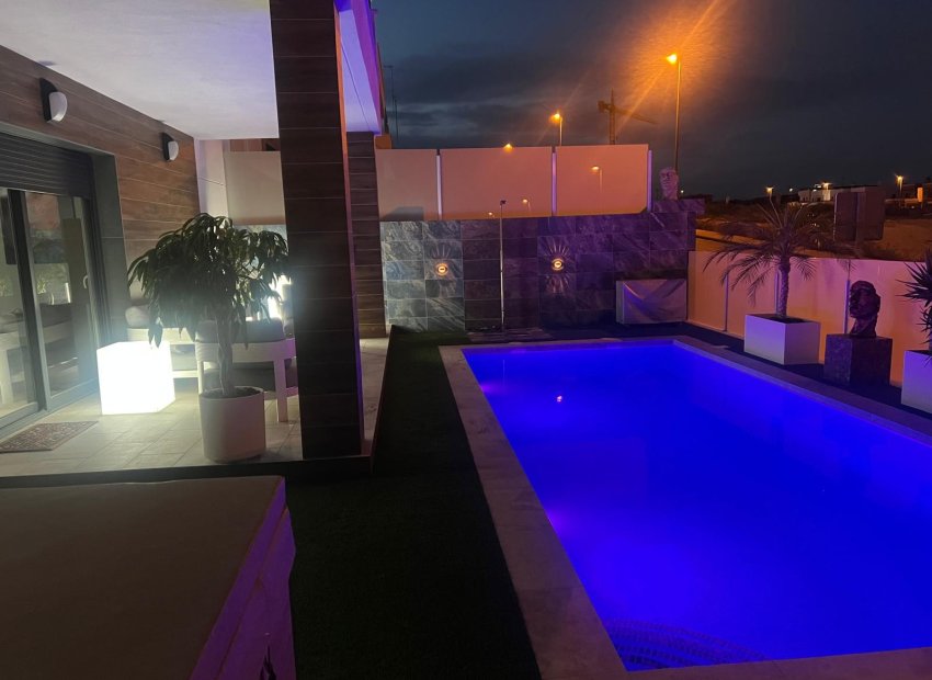 Resale - Villa - Orihuela - Entre Naranjos Vistabella Golf