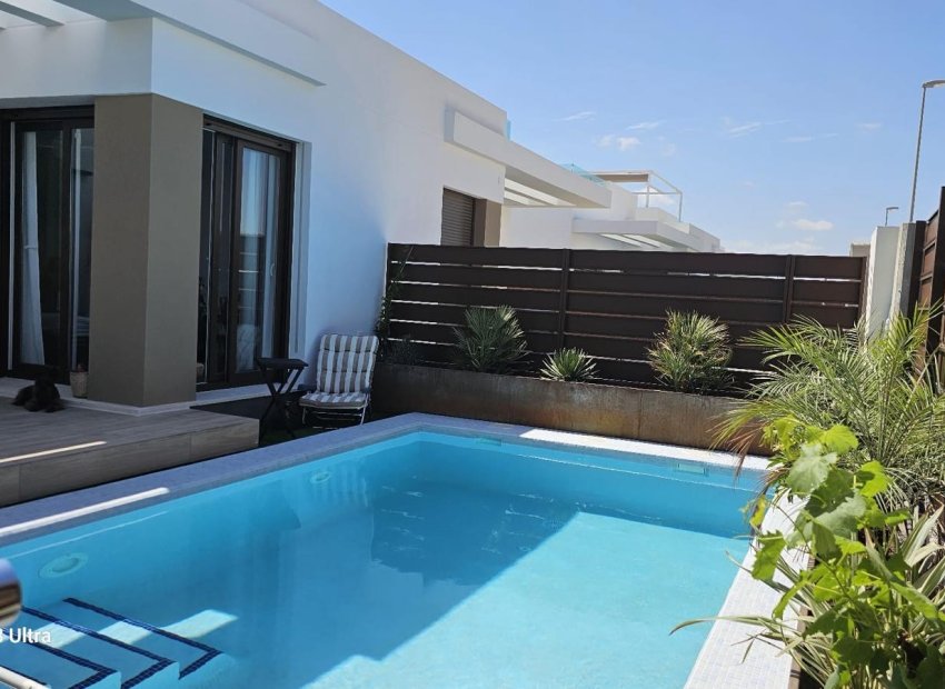Resale - Villa - Orihuela - Vistabella