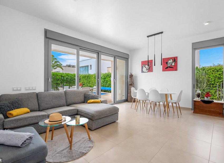 Resale - Villa - Orihuela - Vistabella