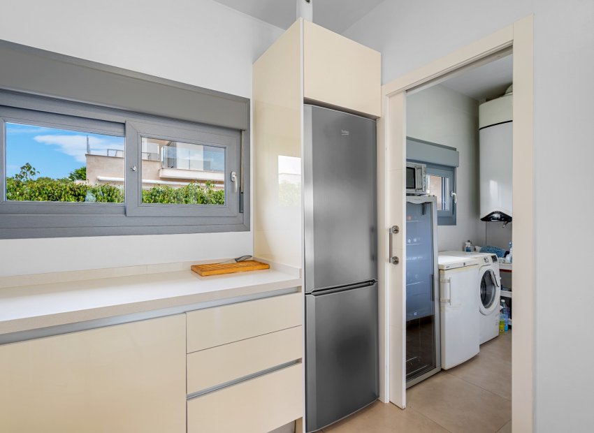 Resale - Villa - Orihuela - Vistabella