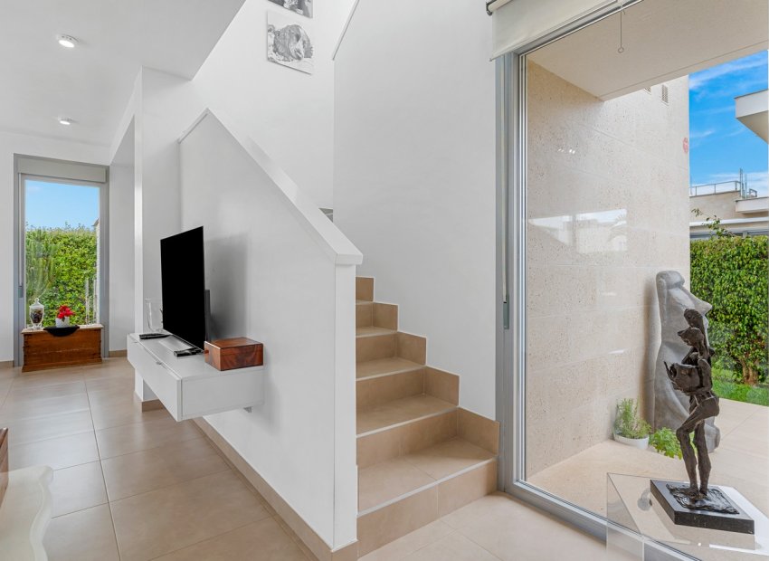 Resale - Villa - Orihuela - Vistabella