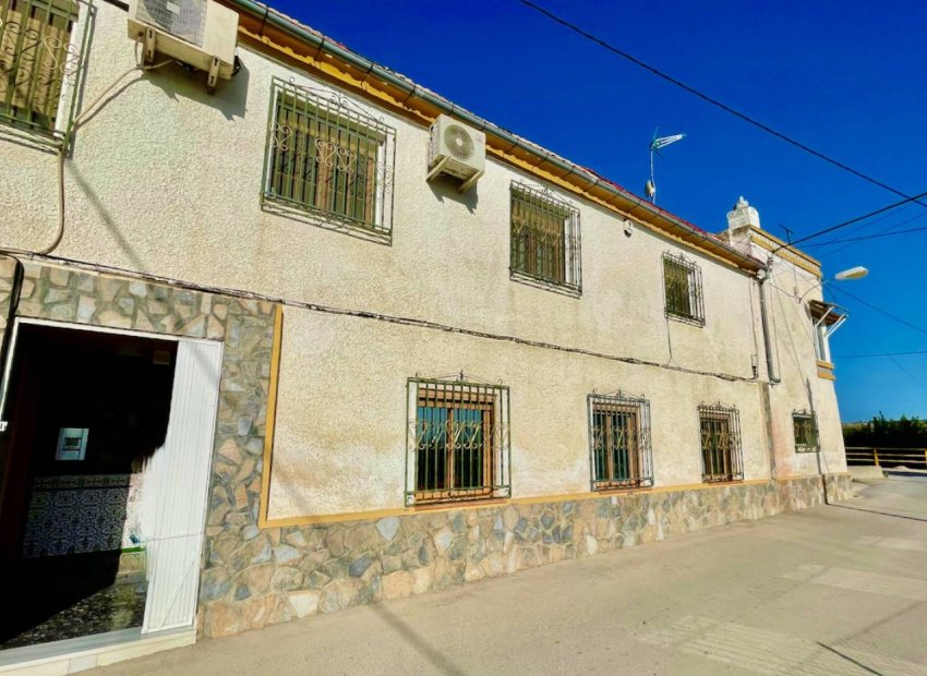 Resale - Villa - Orihuela