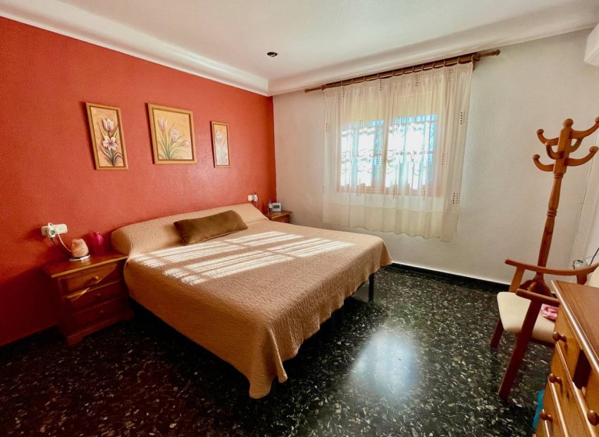 Resale - Villa - Orihuela