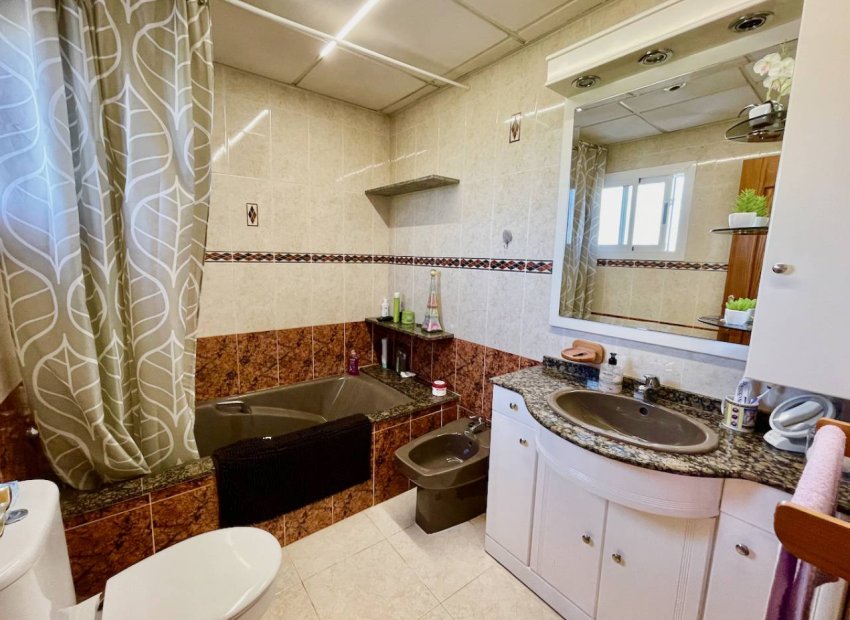 Resale - Villa - Orihuela