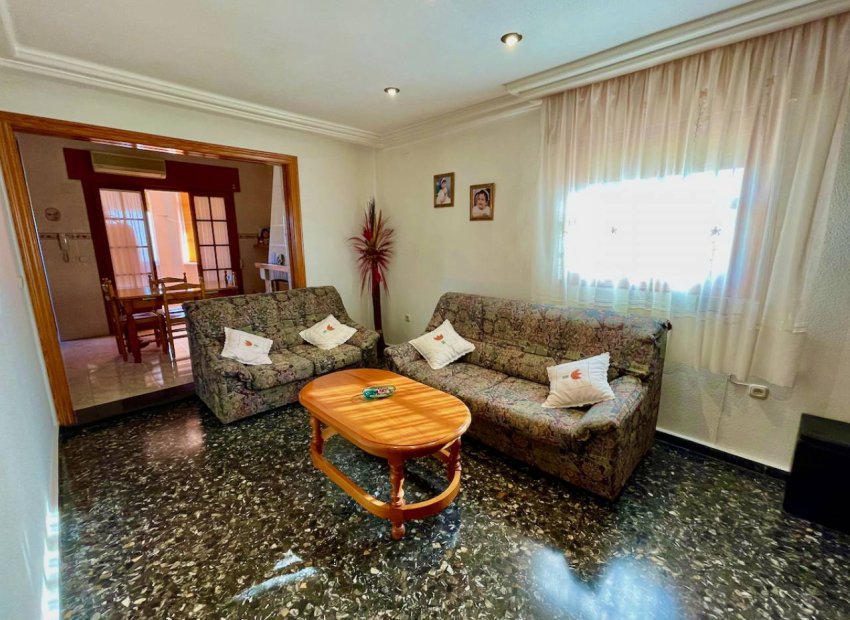 Resale - Villa - Orihuela