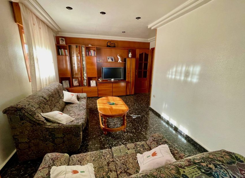 Resale - Villa - Orihuela