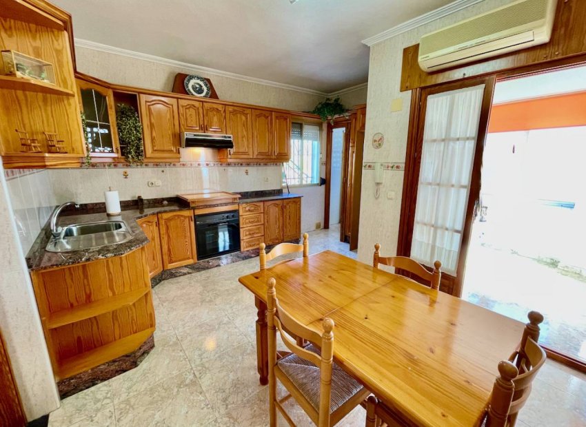 Resale - Villa - Orihuela